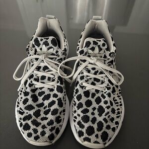 Adidas Sneakers
